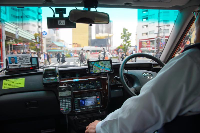 タクシー運転手の仕事内容・なり方・年収・資格などを解説